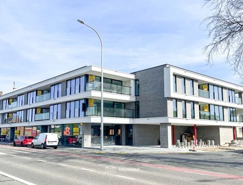                                         Rez-de-chaussée commercial à vendre à Asse, € 181.468
