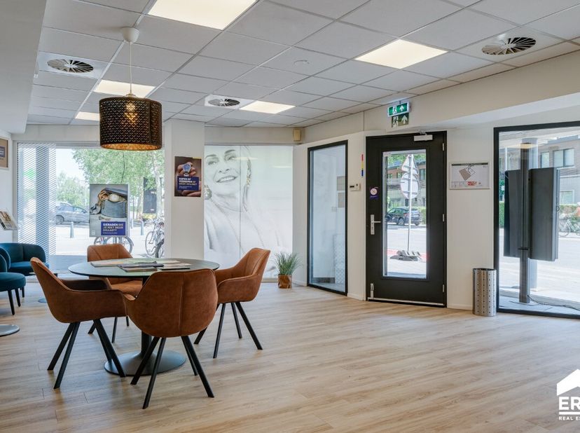 Bien professionnel à vendre
                    à 3500 Hasselt