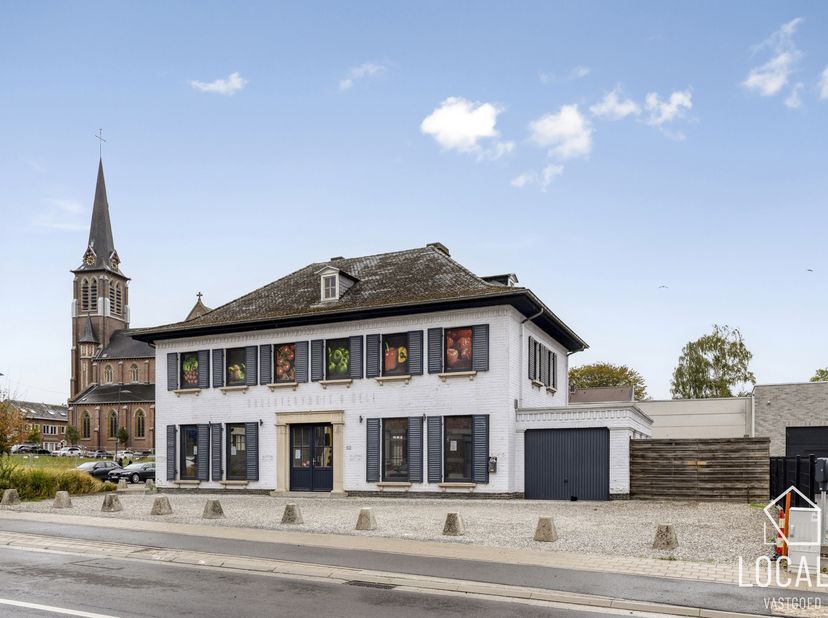 Bedrijfsvastgoed te koop in Stationsstraat 11,
                    9450 Haaltert