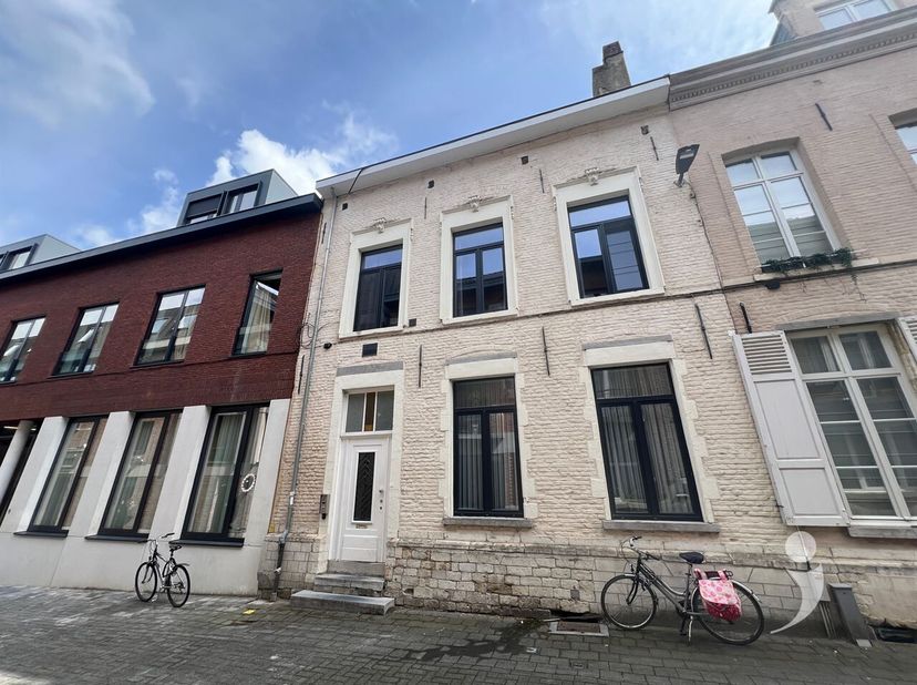 Ruime studio in het centrum van Leuven<br />
Deze ruime en verzorgde studio is ideaal gelegen in het hart van Leuven, op wandelafstand van alle voorzi