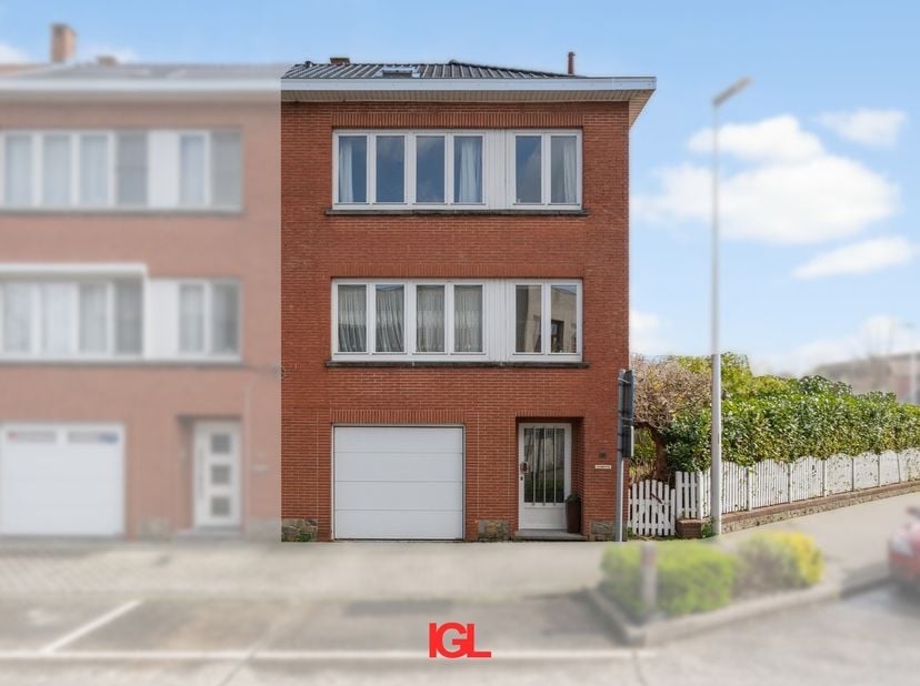 Immo Groot Leeuw a le plaisir de vous présenter cette belle maison bel-étage, idéalement située à l’angle d’une rue calme à Sint-Pieters-Leeuw.<br />