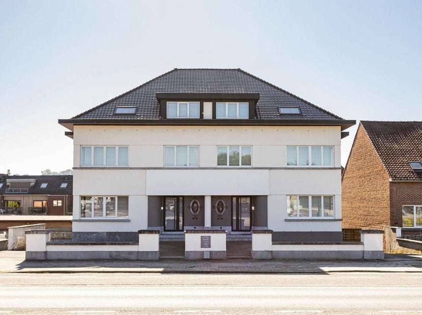 Te koop Astridlaan te Geraardsbergen omwille van Herlokalisatie van huidige uitbating.<br />
Verkoopsinfo : Pieter Cardoen 0475 36 12 52, pieter@corne