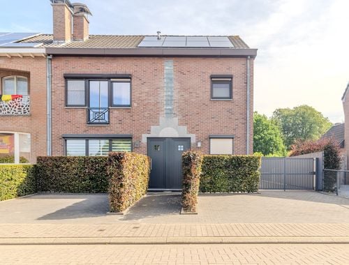                                         Duplex te koop in Lanaken, € 339.000
