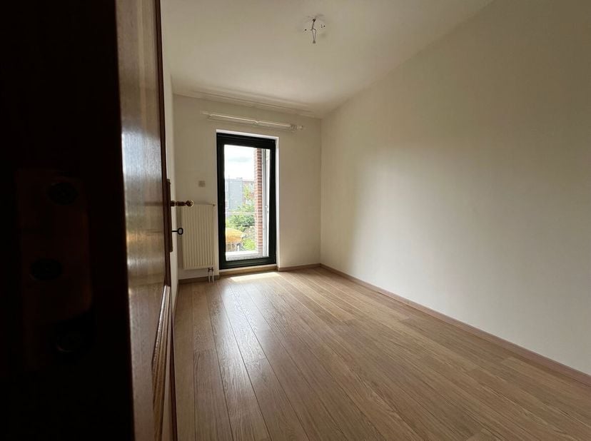 Gezellig 2-slaapkamerappartement te huur in Deurne-Noord<br />
Ligging: Dit aangename appartement is gelegen aan de Jan Samynlaan 18 te Deurne, in een