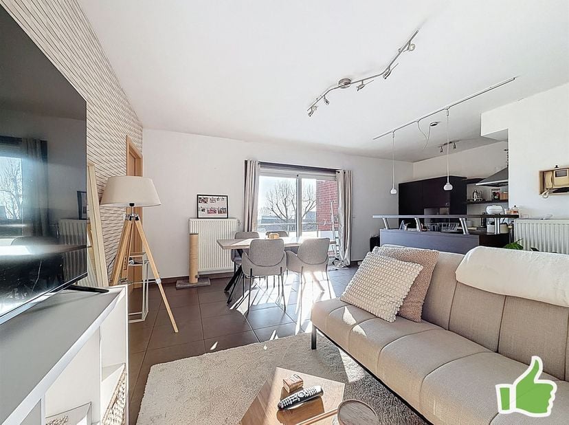 Appartement dans une Résidence calme et soignée, avec ascenseur.<br />
<br />
A l'entrée d'Herseaux, à proximité des commerces et transports en comm