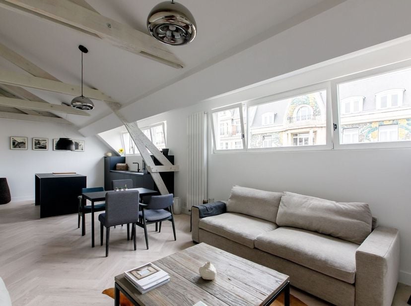Stijlvol gerenoveerd appartement op toplocatie aan Sint-Katelijneplein<br />
<br />
In het hart van één van de meest gegeerde en trendy buurten van Br