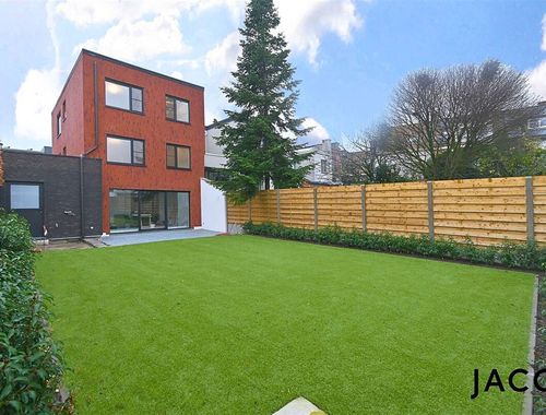                                         Appartement te koop in Berchem, € 419.000
