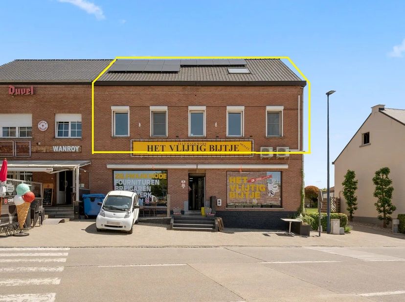 Op zoek naar een ruime, lichtrijk appartement met veel mogelijkheden? Dit instapklaar appartement combineert comfort en ruimte op een ideale manier.<b