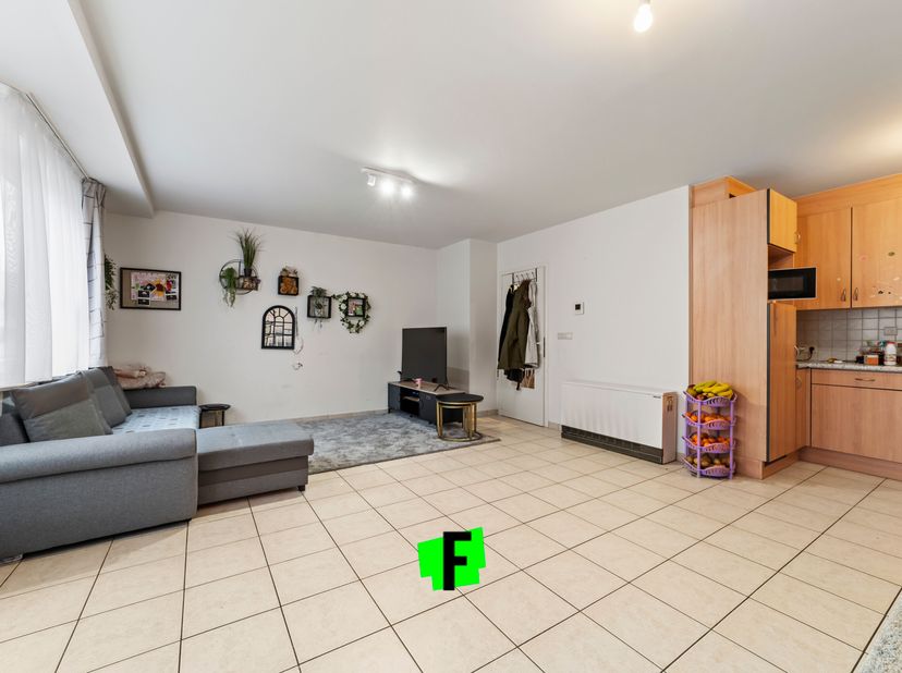 Stap binnen in dit recente twee slaapkamer appartement, gelegen op de Voorhavenlaan 103a in de gezellige Vuurtorenwijk van Oostende. Met een lopende v