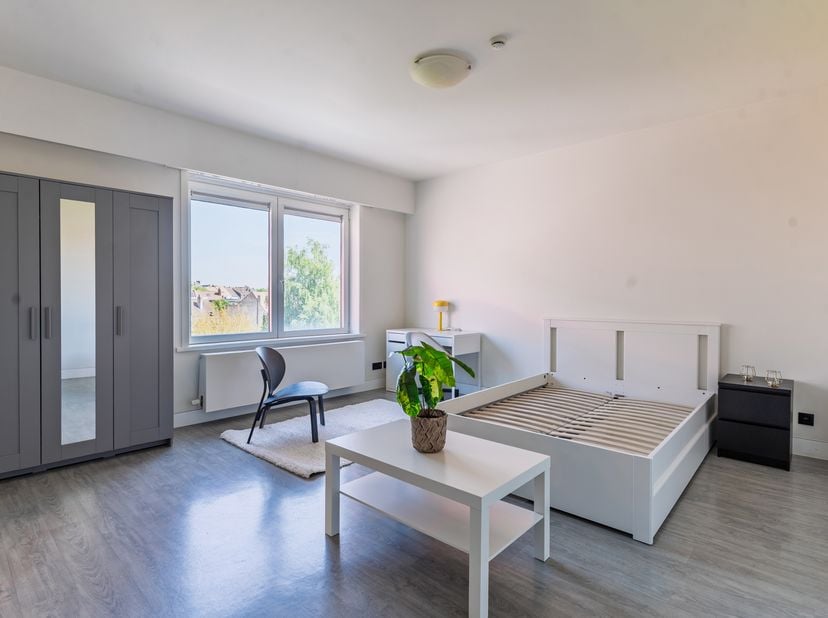 DERNIÈRES CHAMBRES DISPONIBLES !!<br />
Vous recherchez la chambre ou le studio étudiant idéal ?<br />
SITUATION : Situé au 70 Jan Delvinlaan, cet imm