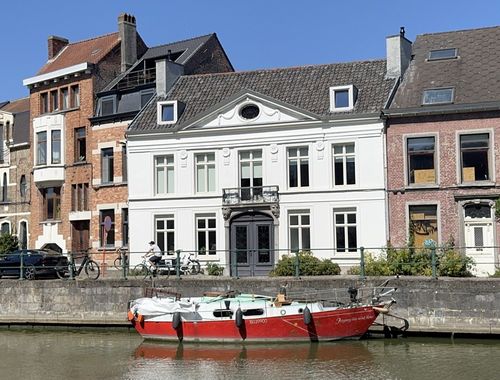                                         Kantoor te huur in Gent, € 1.350
