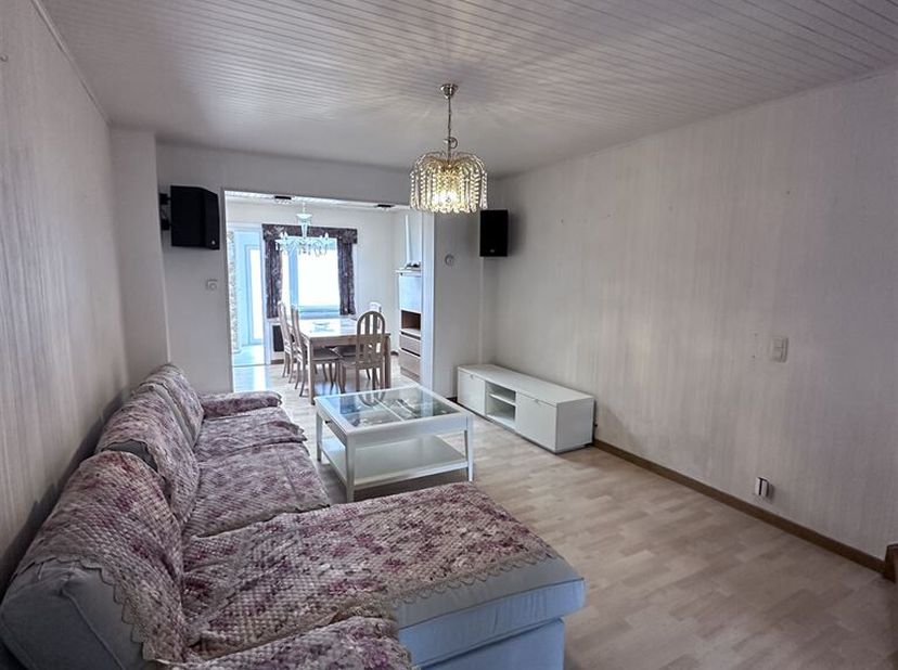 Maison (125 m²) avec 2 chambres et jardin urbain à Deurne.<br />
Maison bien entretenue de 125 m² avec 2 chambres et jardin urbain. On entre dans le h