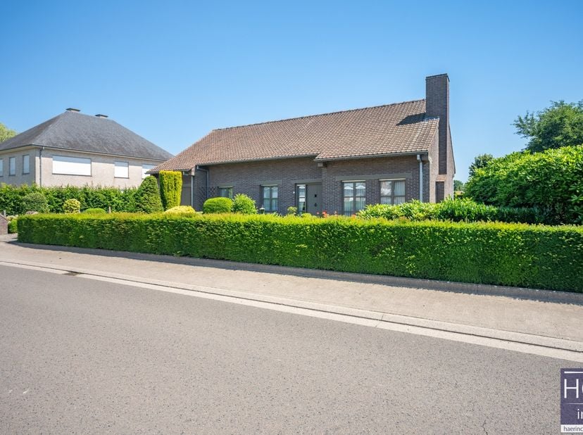 De ligging<br />
Deze alleenstaande woning is rustig gelegen in een&amp;nbsp;residentiële omgeving, doch op amper 5 min. rijden van het centrum van Kruish