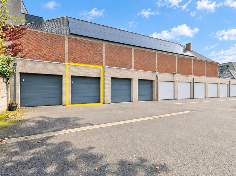 Garage à vendre à 'S Gravenwinkelstraat 52,
                    8820 Torhout