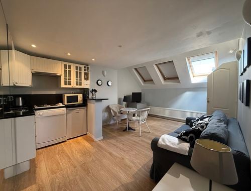                                         Appartement te huur in Etterbeek, € 1.085
