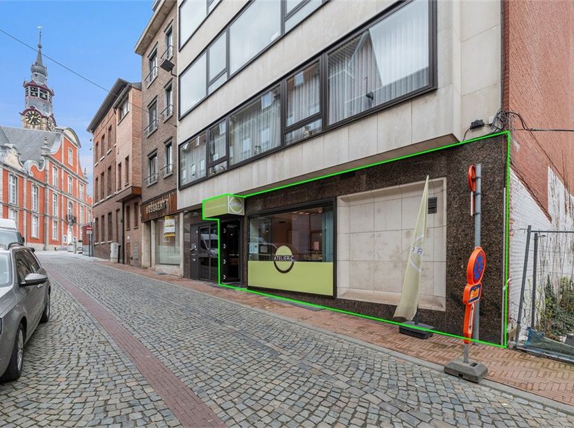 Ben jij een enthousiaste uitbater en ben je opzoek naar een goed gelegen handelspand op wandelafstand van de Grote Markt van Sint-Truiden? Dan is dit