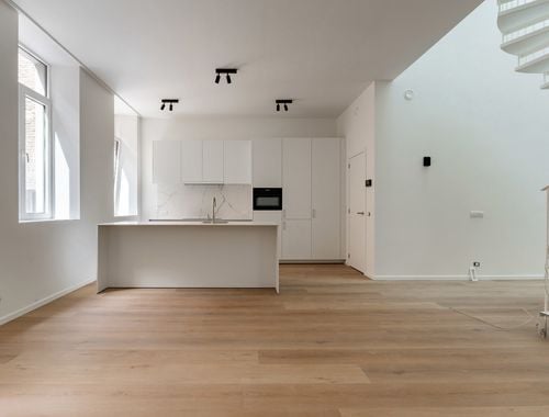                                         Triplex à louer à Bruxelles, € 2.600
