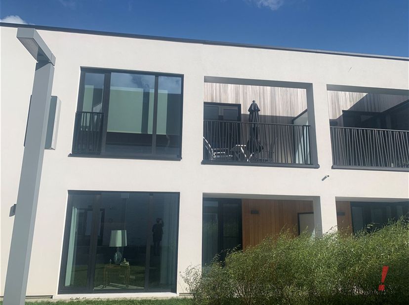 Magnifique maison de retraite meublée avec terrasse ensoleillée.<br />
Cette maison de retraite, qui propose plusieurs formules de services, est situ