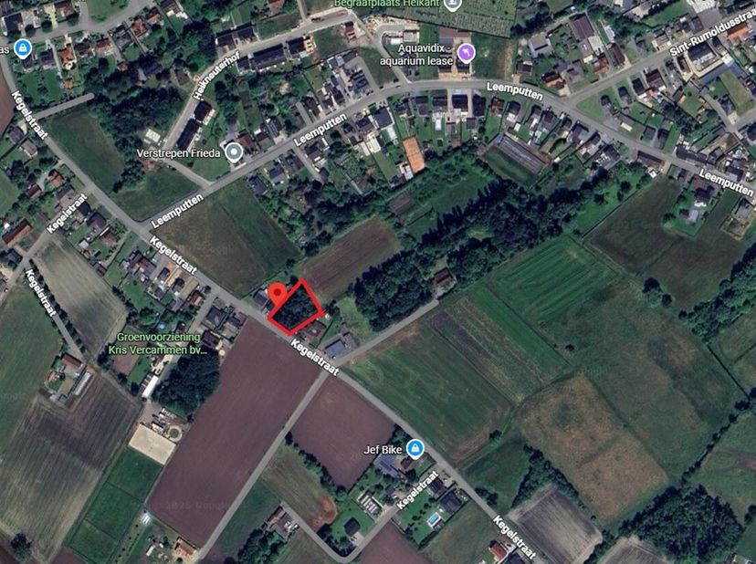 Gunstig gelegen bouwgrond voor open bebouwing. <br />
De bouwgrond heeft een oppervlakte van 814m² en heeft een straatbreedte van 16m, dewelke breder