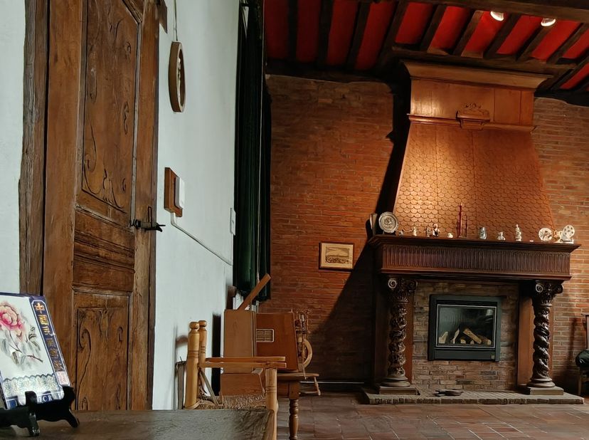 17e-eeuwse begijnhofwoning met tuin, garage en potentieel<br />
In het hart van Mechelen bevindt zich deze karaktervolle begijnhofwoning uit 1611: een