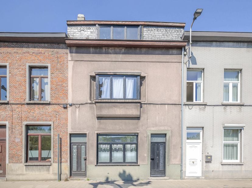 Bent u op zoek naar een woning in Gent die u volledig naar eigen smaak kunt inrichten? Dan is dit pand precies wat u zoekt. Met een bewoonbare oppervl