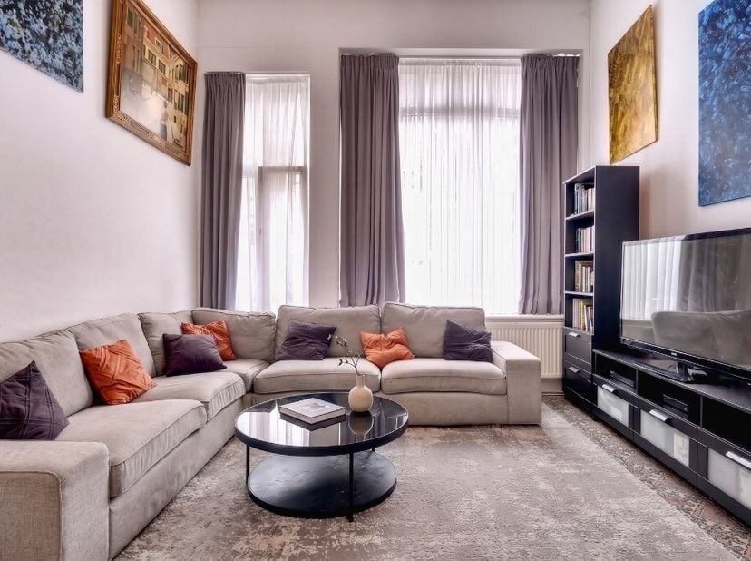 n in een gegeerde wijk van Etterbeek, vlak bij winkels, openbaar vervoer en alle voorzieningen, zal deze prachtige duplex van 128 m² (bruto EPC-opperv