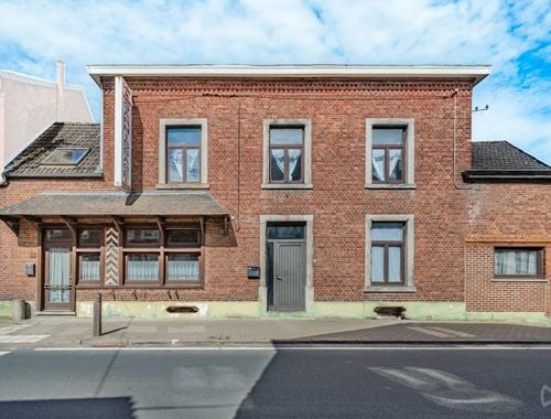                                         Gemengd gebruik te koop in Morialmé, € 247.000
