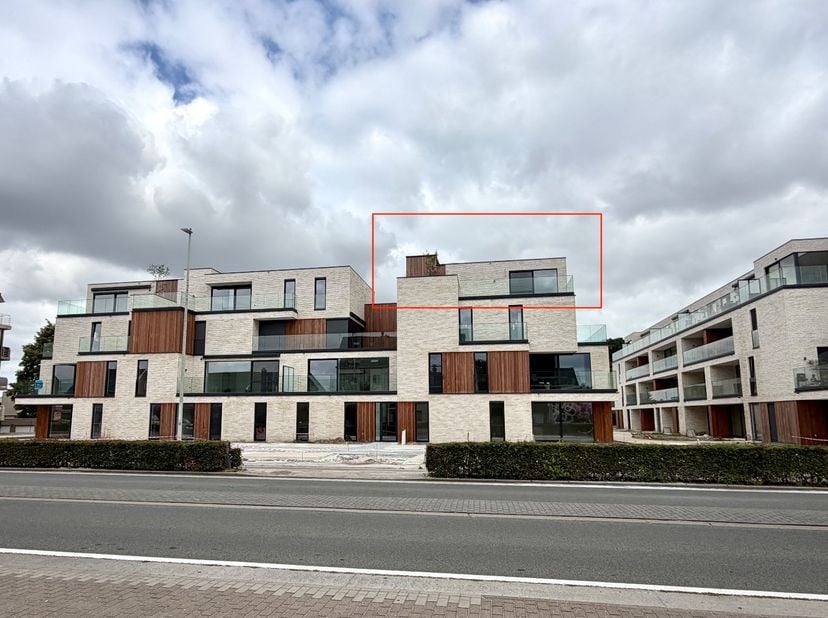Voor meer info en bezoeken: 0485/321.842.<br />
De mooie recent gebouwde residentie 'Ost' situeert zich bij het binnenkomen van Lochristi.De locatie g