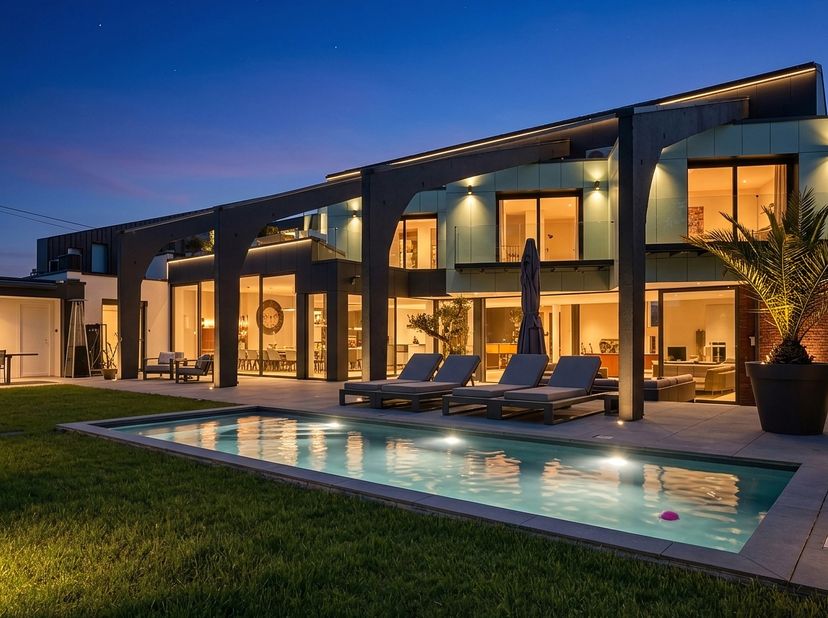 Somptueuse propriété de 650 m² habitables, où l’architecture industrielle d’origine se marie parfaitement avec le confort d’une résidence familiale ha