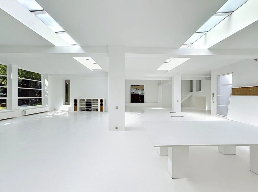 Gepresenteerd door Mike Doolaeghe - Tel.: +32 471 65 85 85 - E-mail: mike.doulaeghe@victoire.be<br />
Victoire Junot biedt u deze prachtige loft van o