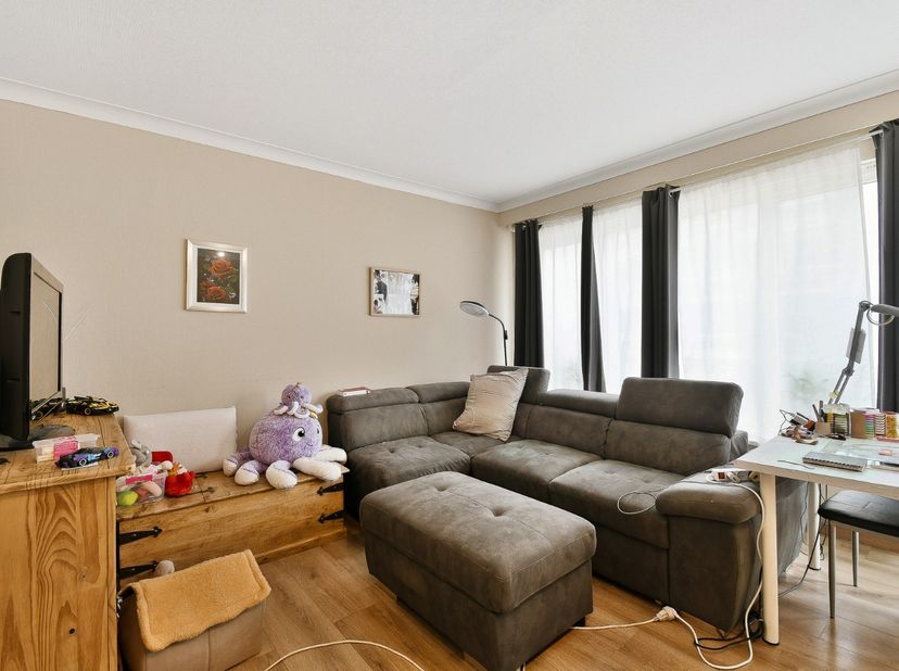 Een op te knappen één-kamer-appartement gelegen in het hart van Middelkerke, op slechts enkele wandelpassen van de zeedijk en het strand, diverse wink