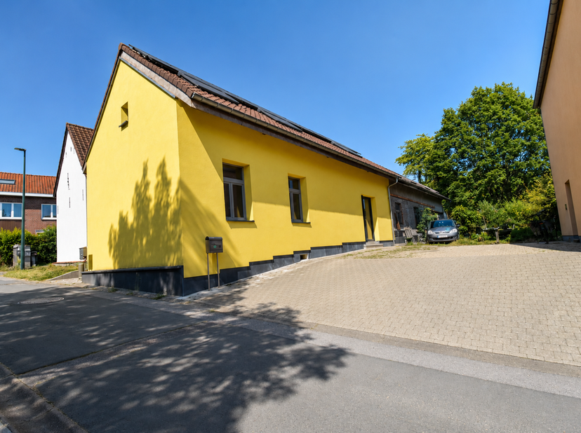 Gerenoveerde woning, ideaal gelegen in het centrum van Hoeilaart, op wandelafstand van winkels, scholen en het station.<br />
De woning beschikt over
