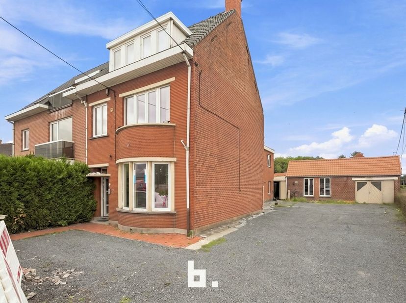Appartement te koop in Herdersstraat 71 bus 1,
                    8800 Roeselare