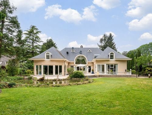                                         Woning te koop in Essen, € 1.200.000
