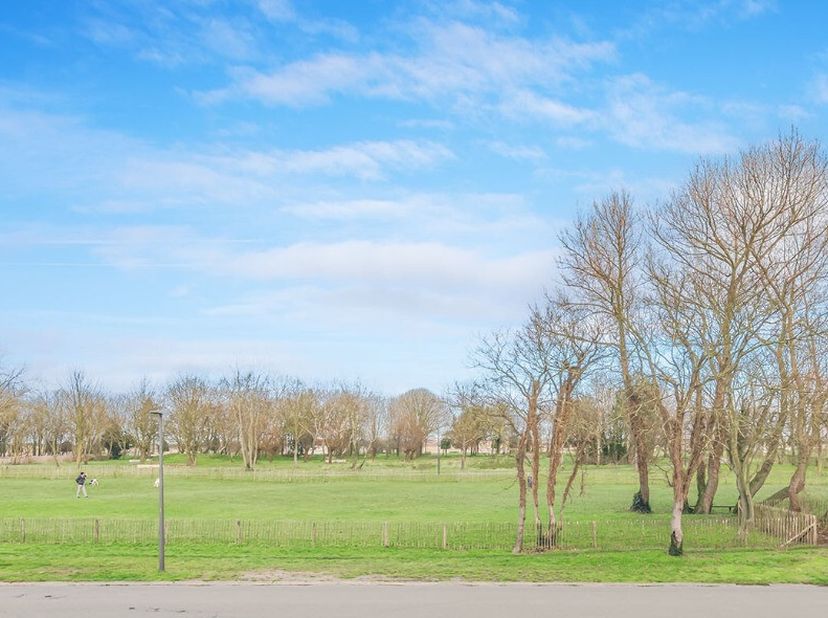 Nieuwpoort : Appartement rénové à vendre dans la résidence Â Nieuweryde Â à Nieuwpoort-bad. Situé au calme près du parc et à distance de marche de la