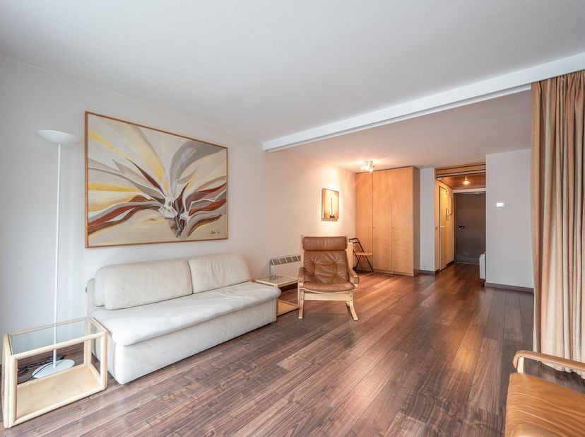 Gezellige ruime studio gelegen in een zijstraat van de Zeedijk, vlakbij het Rubensplein.<br />
<br />
Deze studio bevat een woonkamer met balkon en ka