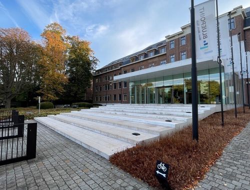                                         Bureaux à louer à Berchem, € 1.650
