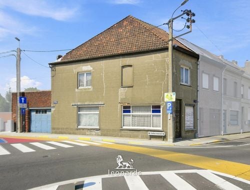                                         Maison à vendre à Harelbeke, € 129.000
