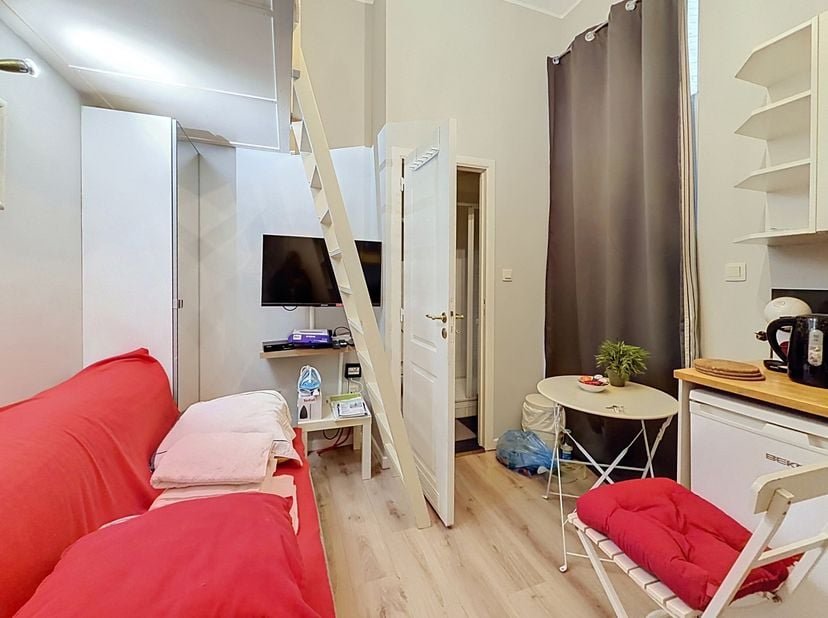 CEE/AMBIORIX - Idéalement situé dans le quartier Européen, bel appartement meublé d'une superficie de ± 30 m² offrant un espace salon/chambre avec cui