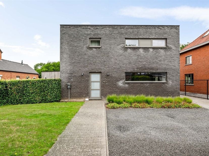 Moderne energiezuininge open bebouwing met 3 slaapkamers in Laakdal<br />
Locatie: <br />
Deze moderne open bebouwing is rustig gelegen in Laakdal, me
