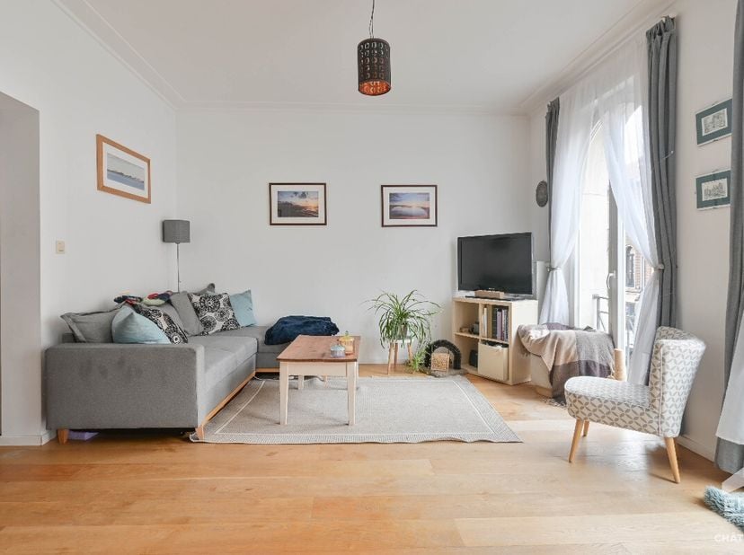 Appartement met 1 slaapkamer en groot terras  ElseneERA Châtelain biedt u dit prachtige appartement aan, ideaal gelegen in Elsene. Met een bruto PEB-o
