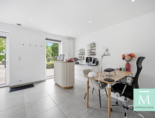                                         Bureaux à vendre à Sint-Katelijne-Waver, € 160.000
