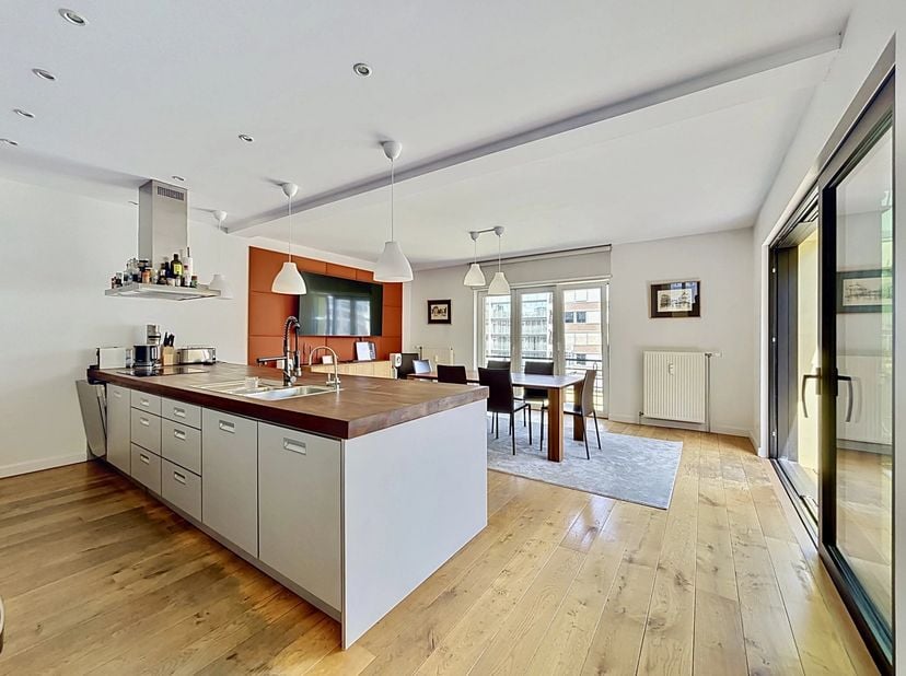 Appartement à vendre à RUE DE LIVOURNE 18,
                    1000 Bruxelles