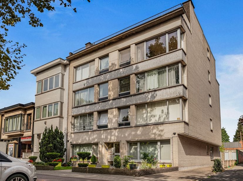 Appartement te koop in Alfons Schneiderlaan 148 bus 6,
                    2100 Deurne