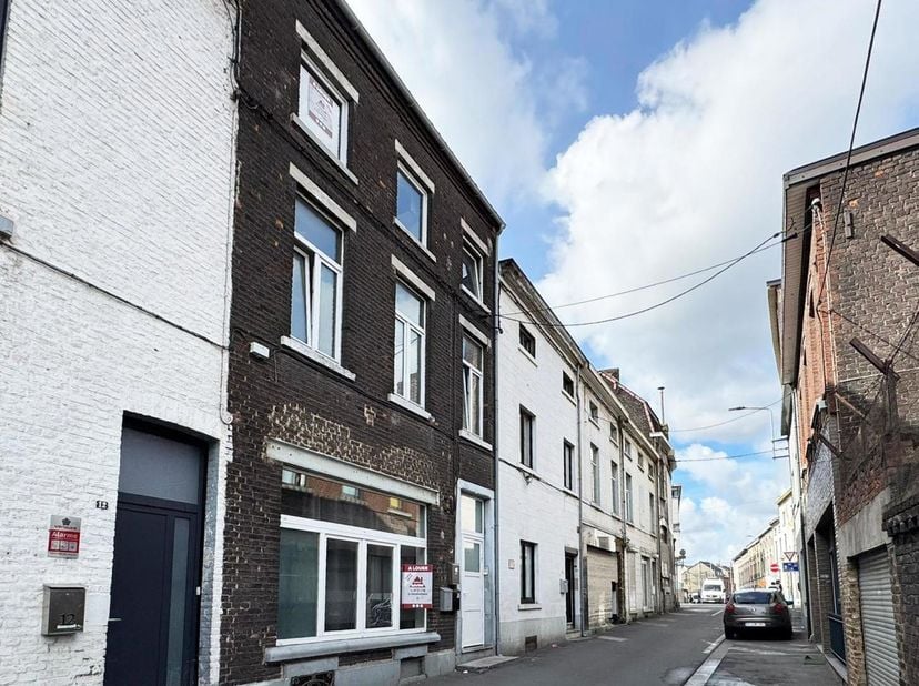 Appartement te huur in Rue du Lieutenant Général Gillain 14,
                    6030 Marchienne-au-Pont