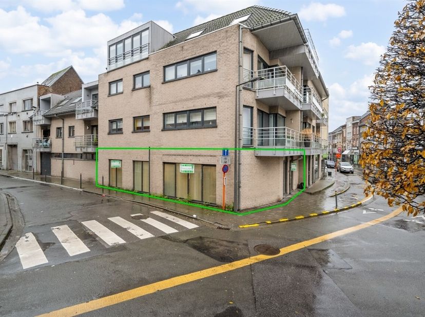 Bieden vanaf 180.000 euro. De verkoop verloopt via een biedingsprocedure via COVAST. Meer informatie over de manier van bieden en het verdere verloop