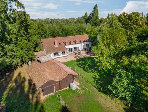                                         Hoeve te koop in Wommelgem, € 585.000
