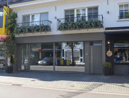                                         Bien commercial à louer à Mol, € 900
