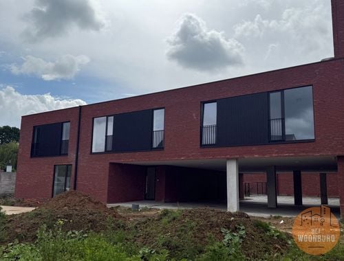                                         Appartement te huur in Sint-Kwintens-Lennik, € 1.350
