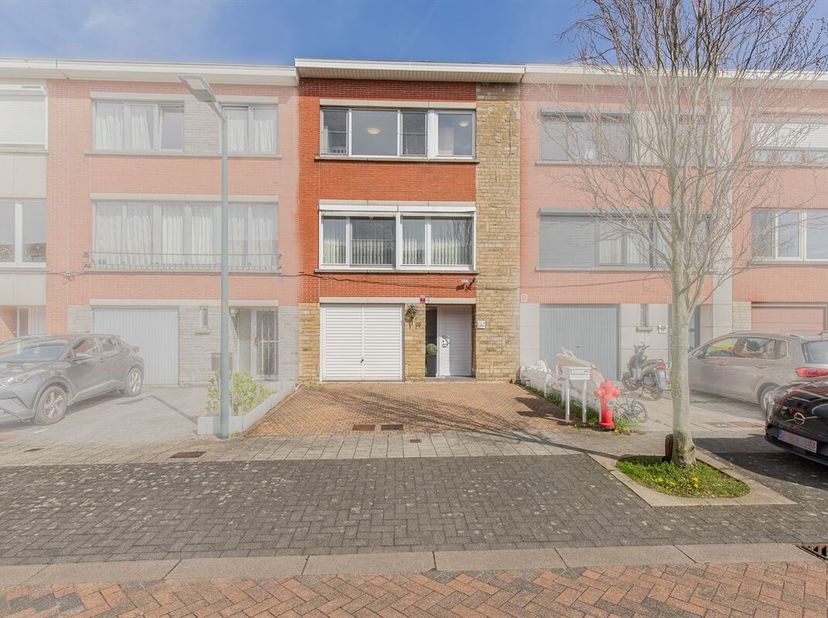 Instapklare gezinswoning met 3 slaapkamers, tuin en garage in rustige doodlopende straat te Zaventem<br />
Op zoek naar een instapklare woning op een